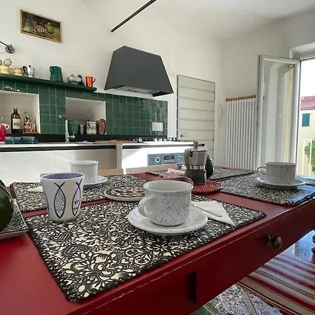 Apartamento Cristinahome: In Borgo Storico Sul Mare *