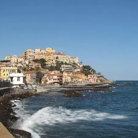 Cristinahome: In Borgo Storico Sul Mare Imperia