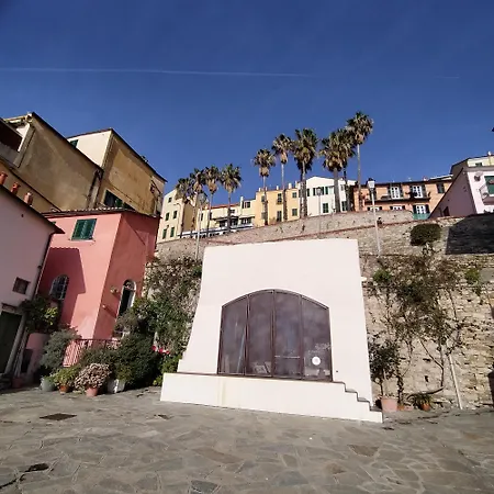Cristinahome: In Borgo Storico Sul Mare *